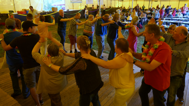 Bewoners den Brand dansen op de Zigeuner feesten Mol Sluis