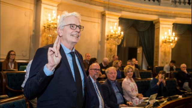 Jan De Haes legt eed af als nieuwe gedeputeerde